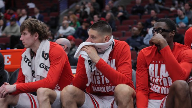 刚刚！今晚底特律活塞调整名单以备NBA常规赛清晨芝加哥公牛调整名单以备NBA常规赛，关键时刻密尔沃基雄鹿门线救险的简单介绍